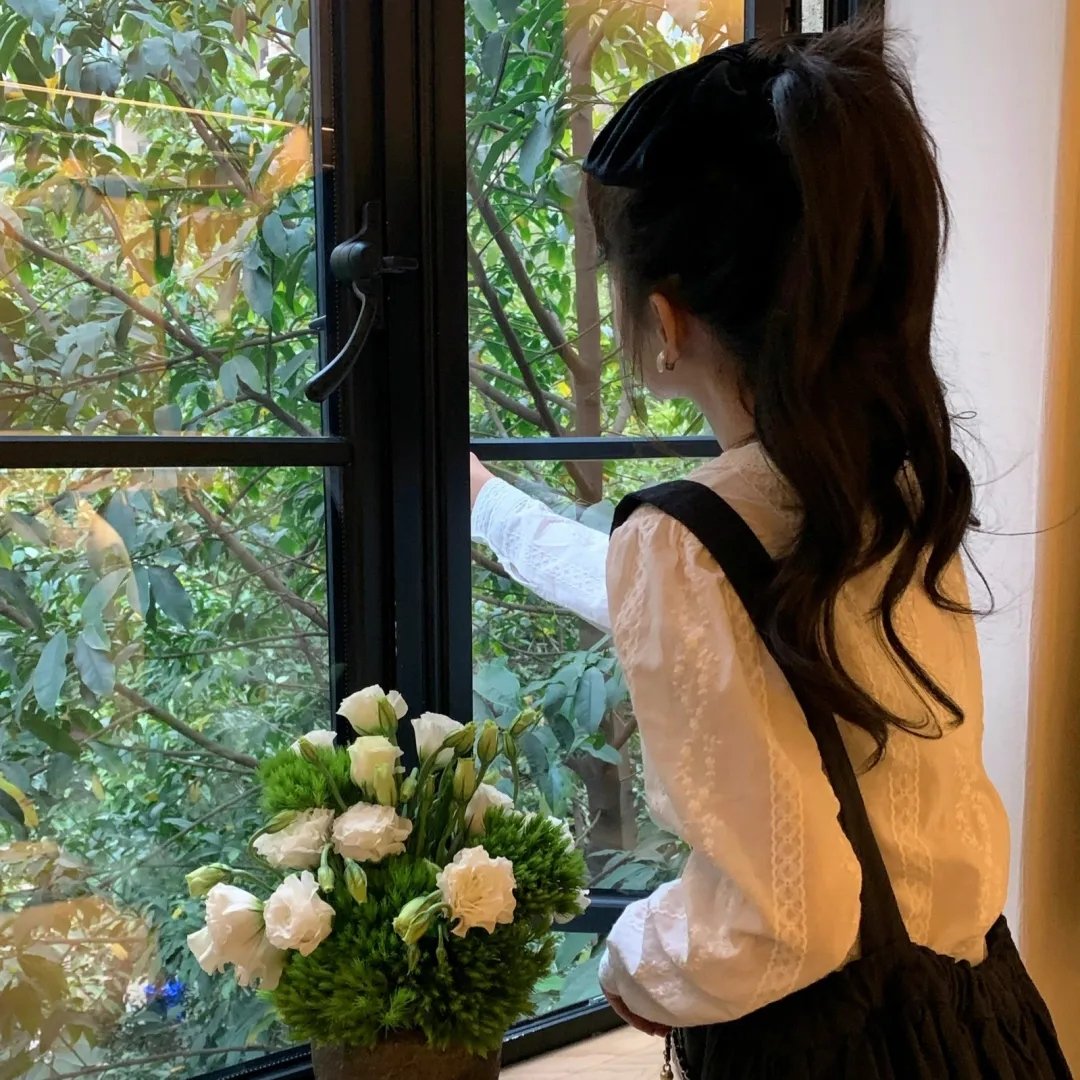 喜欢的人忘记戴眼镜了